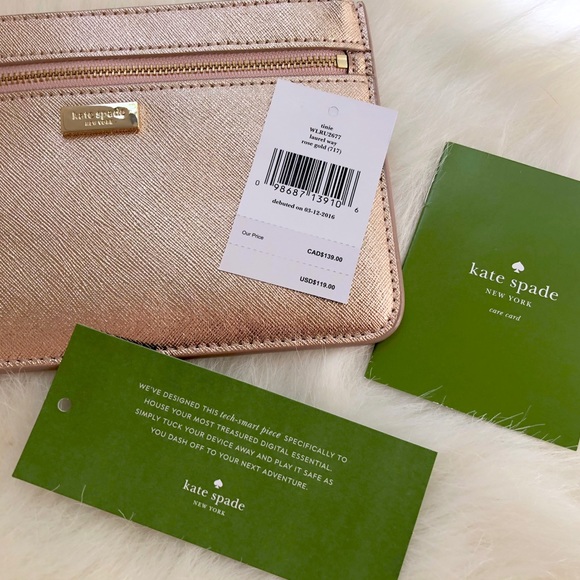 Kate Spade ♠️ Rose Gold Metallic Wristlet. - Picture 3 of 8
